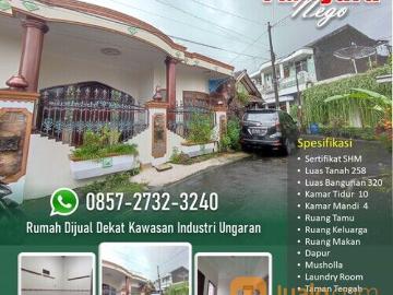Rumah dijual di Plombokan - Taman, Garasi