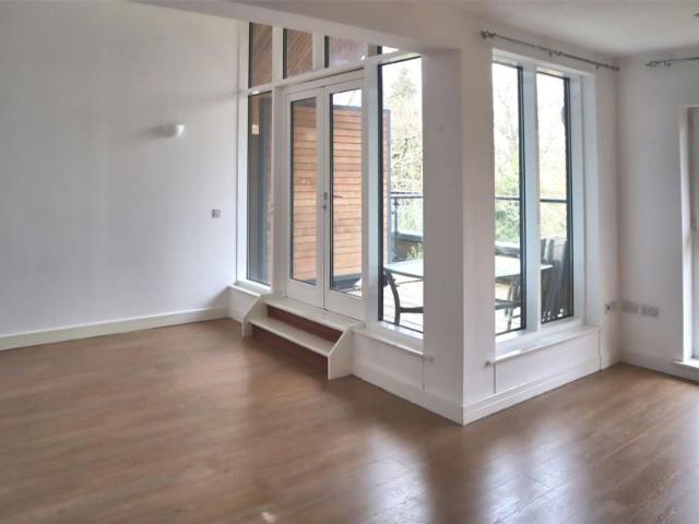 Stratford Court, Woking, Surrey, GU21