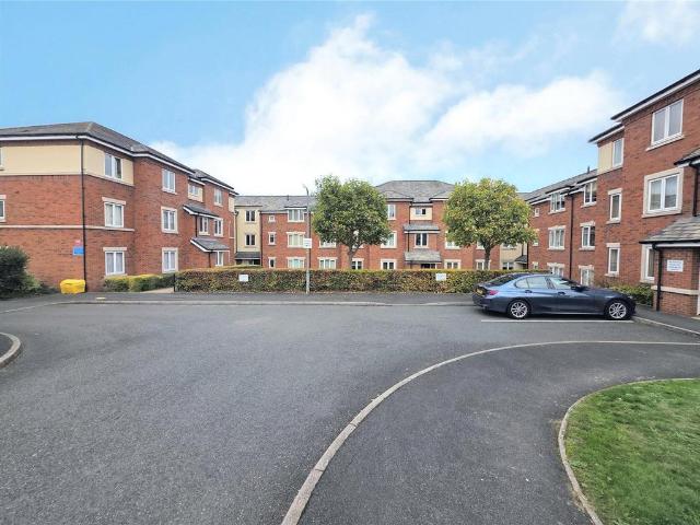 Stratford Gardens, Bromsgrove, B60 2 bed apartment to rent £995 pcm £230 pw