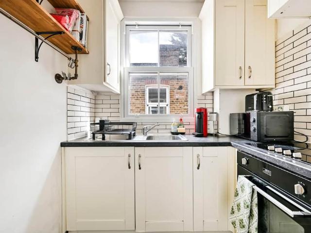 Stratford, London, Newham, England, United Kingdom | 2 bed apartment for rent #165090623 | Rentberry