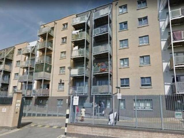 Stratford, London E15 2 bed flat to rent £2,300 pcm £531 pw