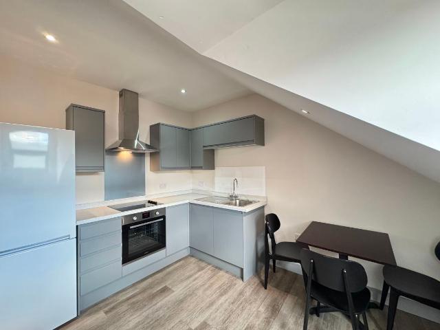 Stratford Road, West Bridgford, Nottingham NG2, 3 bed flat to rent, £1,200 pcm | PrimeLocation