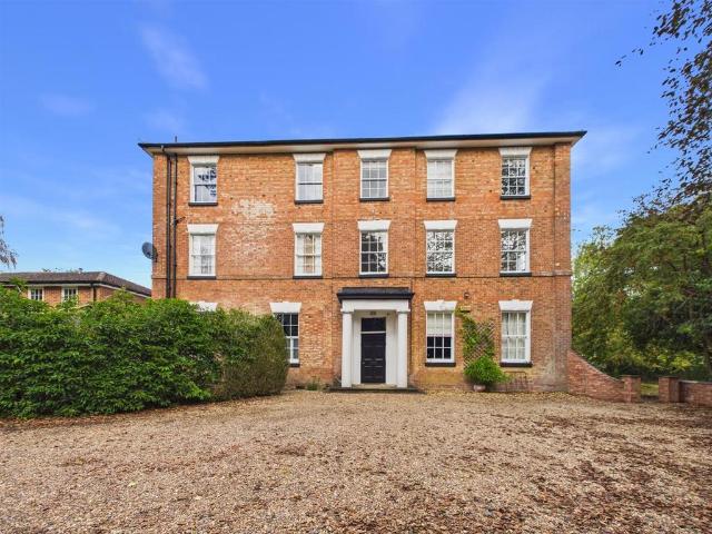 Stratford Road, Ettington 3 bed apartment to rent £1,500 pcm £346 pw