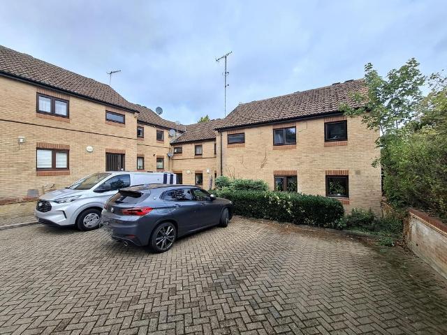Stratford Way, HEMEL HEMPSTEAD 1 bed apartment to rent £1,300 pcm £300 pw