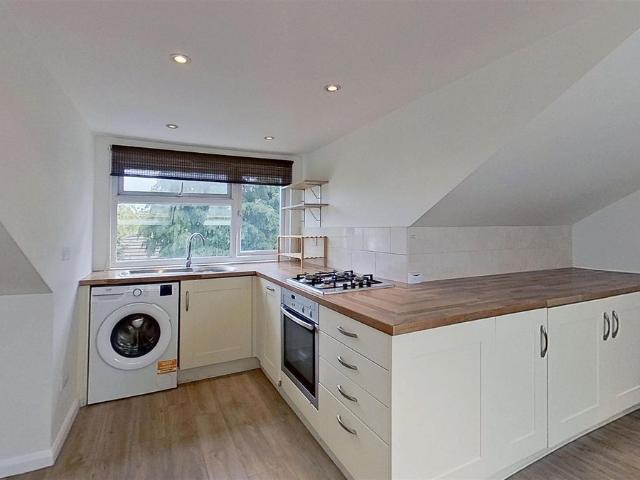Strathville Road, London SW18, 1 bed flat to rent, £1,600 pcm | PrimeLocation