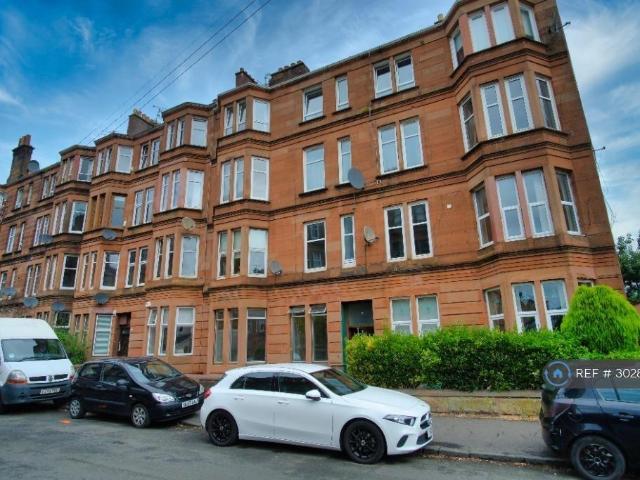 Strathyre Street, Glasgow, G41 1 bed flat to rent £995 pcm £230 pw