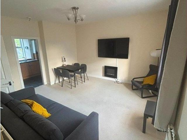 Strathaven, Strathaven ML10, 3 bed maisonette to rent, £950 pcm | PrimeLocation