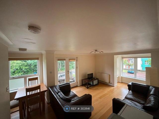 Strathblane Gardens, Glasgow G13, 2 bed flat to rent, £1,175 pcm | PrimeLocation
