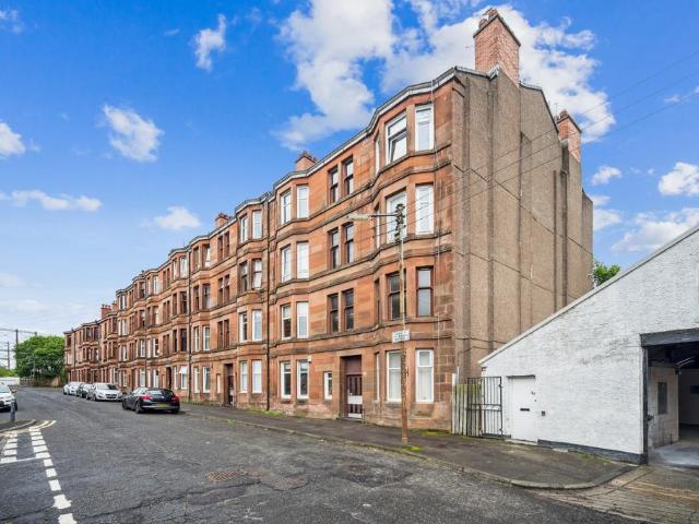 Strathcona Drive, Anniesland. 1 bed flat to rent £850 pcm £196 pw
