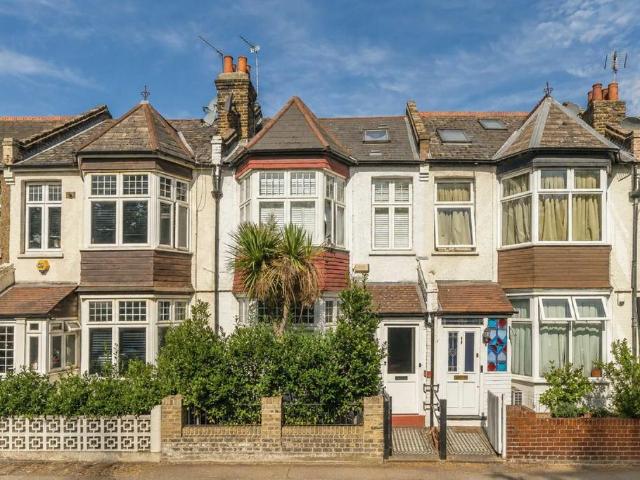 Strathearn Road, London SW19 4 bed terraced house to rent £4,500 pcm £1,038 pw