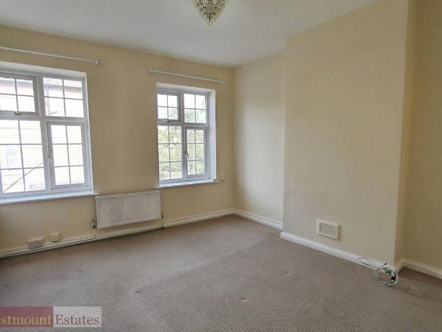 Stratheden Parade, London SE3, 2 bed flat to rent, £1,500 pcm | PrimeLocation