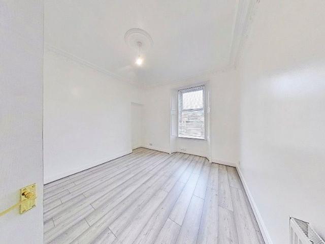 Strathmartine Road, Hilltown, Dundee DD3, 2 bed flat to rent, £700 pcm | PrimeLocation