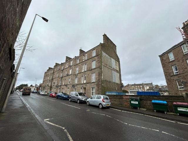 Strathmore Avenue, Dundee DD3 1 bed flat to rent £550 pcm £127 pw