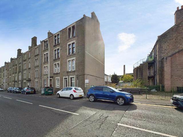 Strathmore Avenue, Dundee, DD3 1 bed flat to rent £600 pcm £138 pw