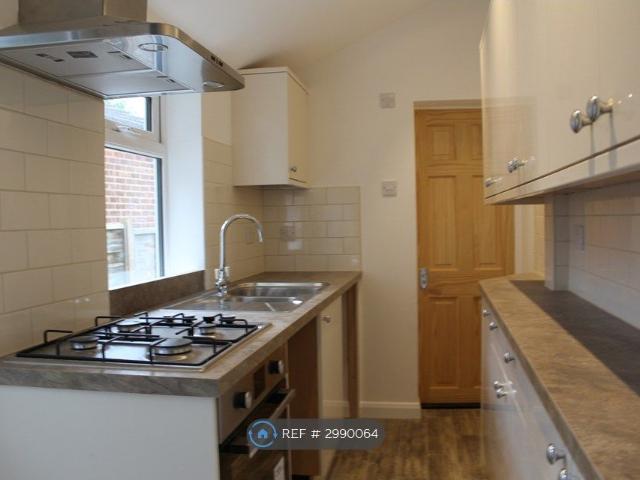 Strathmore Avenue, Luton LU1, 2 bed terraced house to rent, £1,250 pcm | PrimeLocation