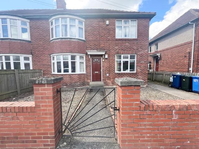 Strathmore Road, Gosforth, Newcastle Upon Tyne NE3, 2 bed flat to rent, £825 pcm | PrimeLocation