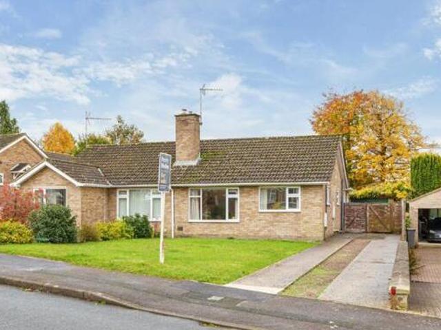 Stratton, Tinglesfield, Cirencester, 2 Bedroom Bungalow