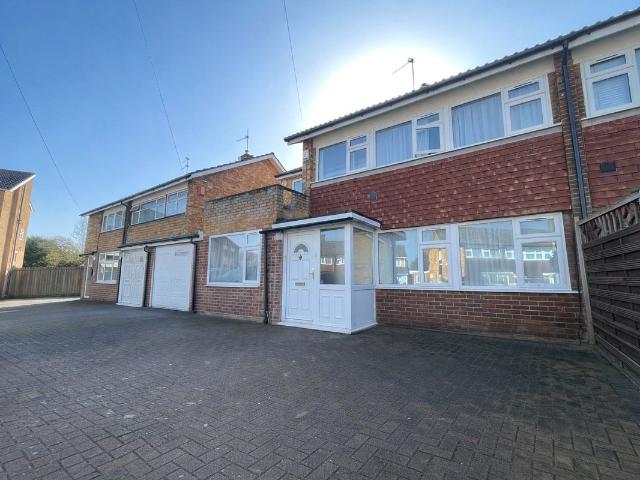 Stratton Close, Hounslow, Greater London TW3, 5 bed semi detached house to rent, £2,950 pcm | PrimeLocation