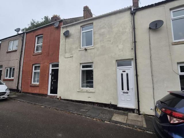 Stratton Street, Spennymoor, Durham. 2 bed flat to rent £565 pcm £130 pw