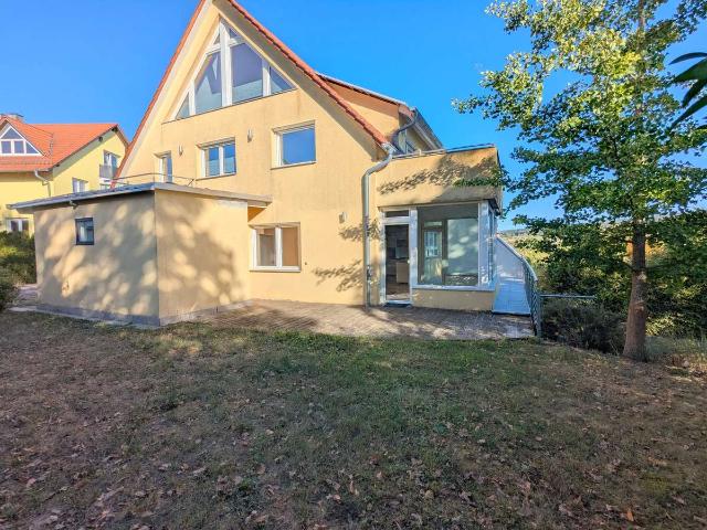 Straubenhardt: Wohnhaus mit ELW und Garten, barrierefrei