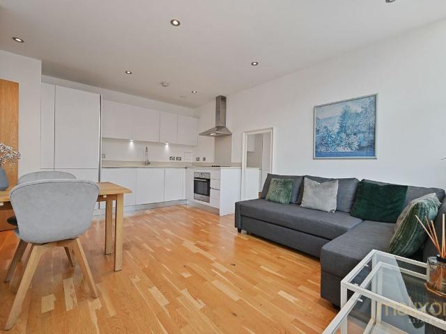 Streatham High Road, Norwich House SW16, 1 bed flat to rent, £1,750 pcm | PrimeLocation