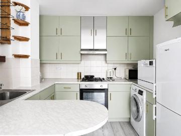 Streatham High Road, London, SW16 1 bed apartment to rent £1,550 pcm £358 pw