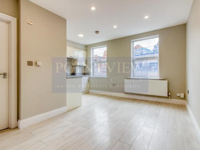 Streatham High Road, London SW16 1 bed flat to rent £1,525 pcm £352 pw
