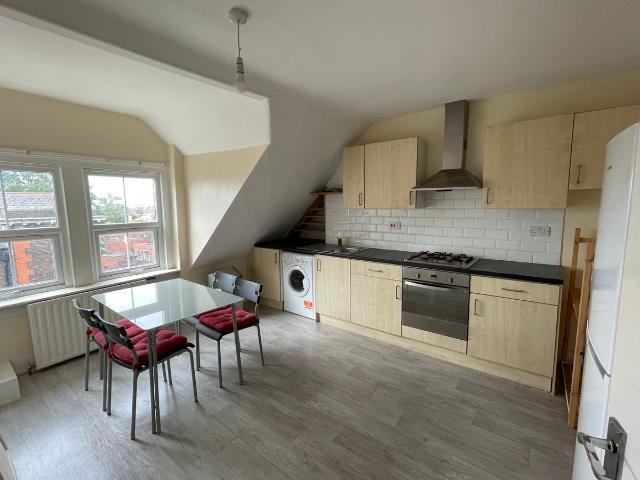 Streatham High Road, London SW16, 2 bed flat to rent, £1,815 pcm | PrimeLocation
