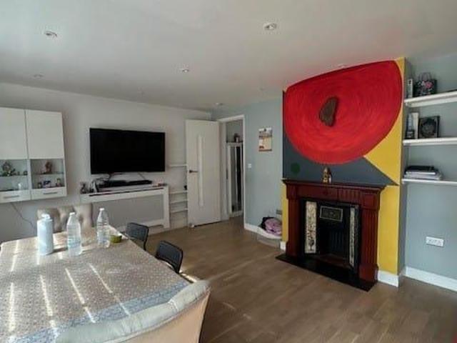 Streatham High Road, London, SW16 3 bed flat to rent £2,400 pcm £554 pw