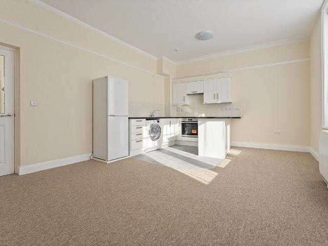 Streatham High Road, Streatham Hill SW16, 1 bed flat to rent, £1,450 pcm | PrimeLocation