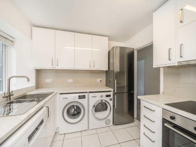 Streatham High Road, Streatham SW16, 4 bed flat to rent, £2,500 pcm | PrimeLocation