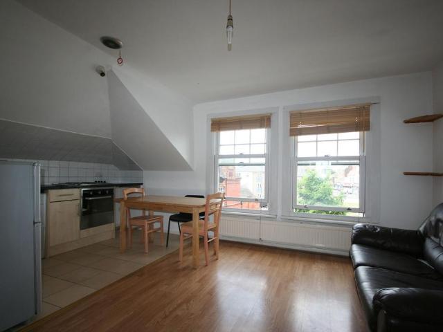 Streatham High Road 1 bed apartment to rent £1,500 pcm £346 pw