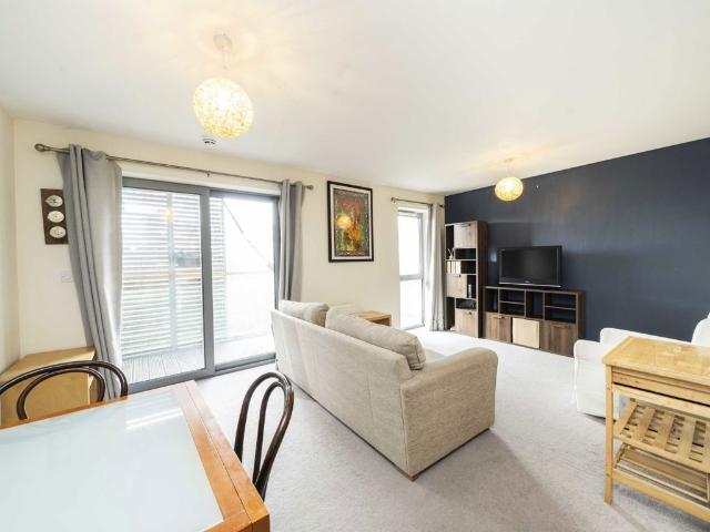 Streatham Place, Brixton SW2, 2 bed flat to rent, £2,250 pcm | PrimeLocation