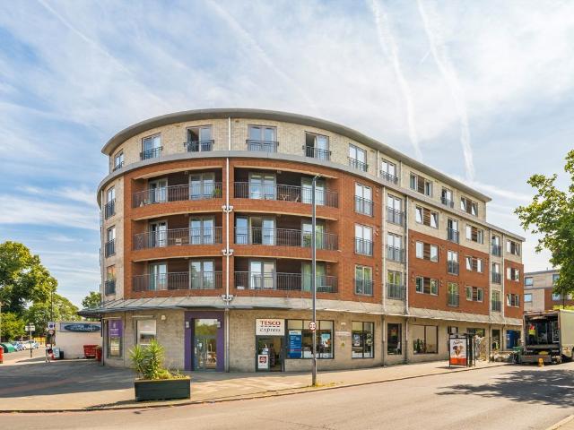 Streatham Place, Brixton SW2, 2 bed flat to rent, £2,200 pcm | PrimeLocation