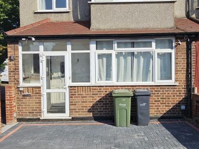 Streatham Vale, London SW16, 3 bed end terrace house to rent, £2,600 pcm | PrimeLocation