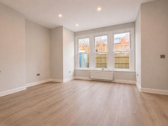 Streathbourne Road, Balham SW17, 2 bed flat to rent, £2,000 pcm | PrimeLocation