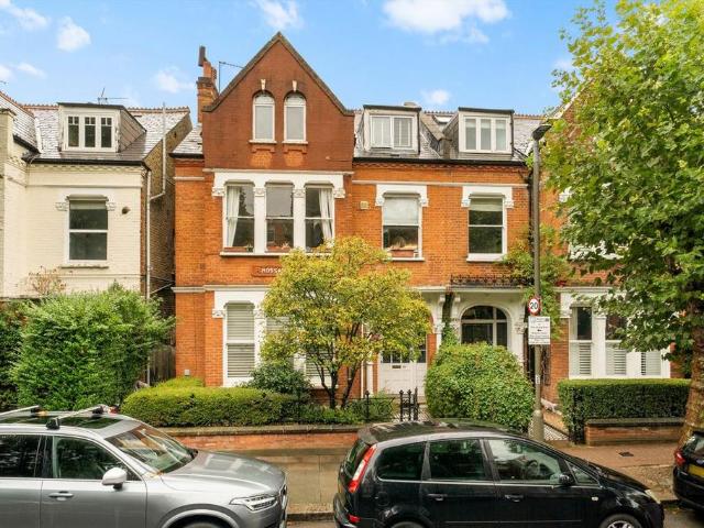Streathbourne Road, London SW17 2 bed flat to rent £4,000 pcm £923 pw