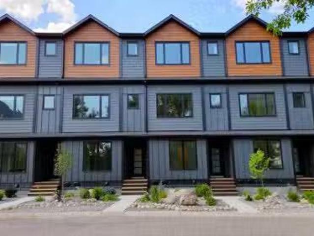 Street, Blairmore, AB, T0K 0E0 townhouse for sale Listing.
