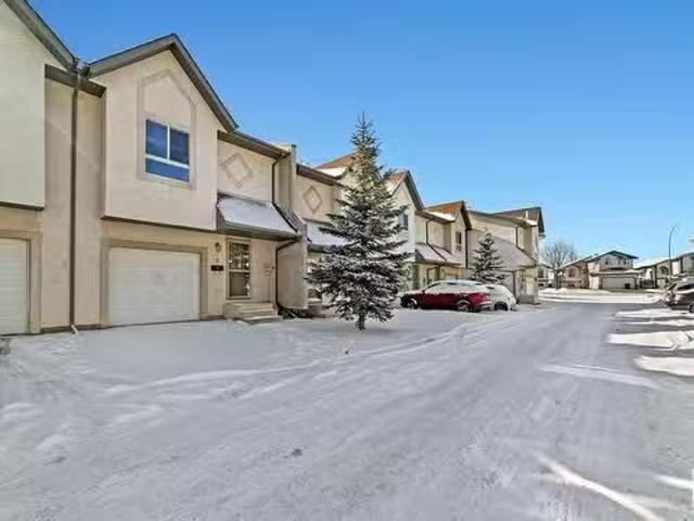Street, Edmonton, AB, T5Y 3M3 townhouse for sale Listing I.