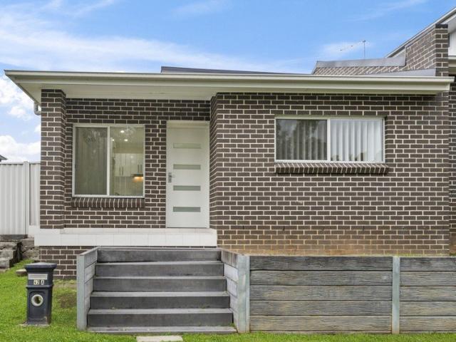 STREET FACING MODERN & LOW MAINTENANCE 2 BEDROOM GRANNY FLAT