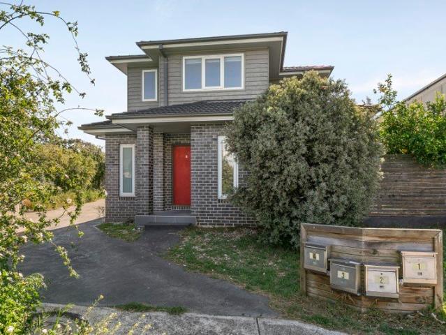 Street Facing Comfort in a Convenient Location