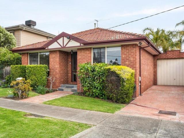 Street facing comfort in a convenient location