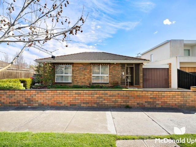 Street Facing Independence in a Prime Essendon Pocket