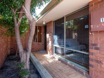 Street Front 3x1 Villa in Prime Location!