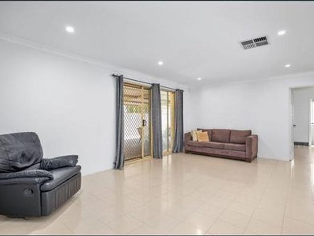 STREET FRONT APPEAL & WELL MAINTAINED FAMILY HOME