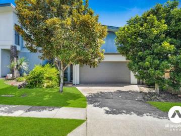 AVENUE SOLD | ROB MACFARLANE