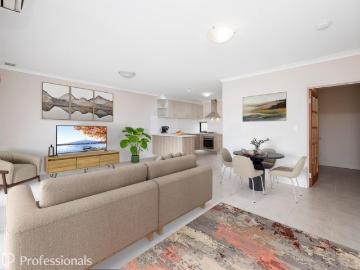 STREET FRONT NO STRATA FEES