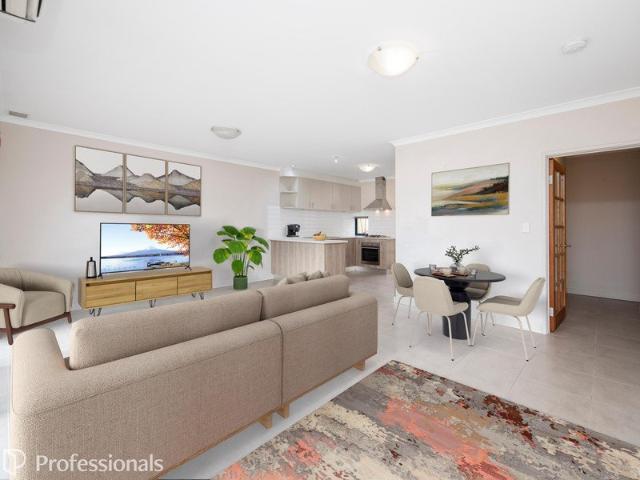 STREET FRONT NO STRATA FEES