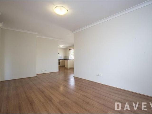 STREET FRONT SPACIOUS 3 BEDROOM VILLA WITH LARGE COURTYARD