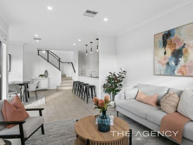 Street Front Perfection in a Superb Lifestyle Location!